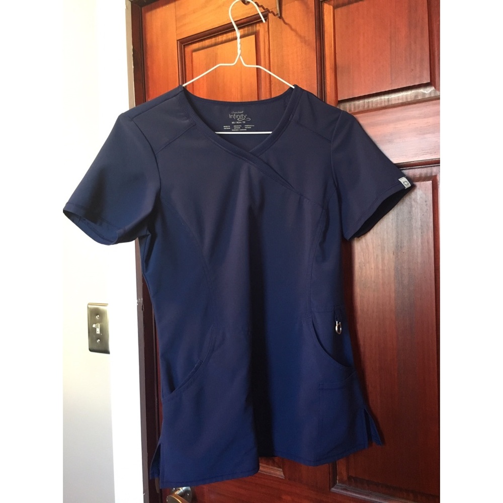 Scrub top